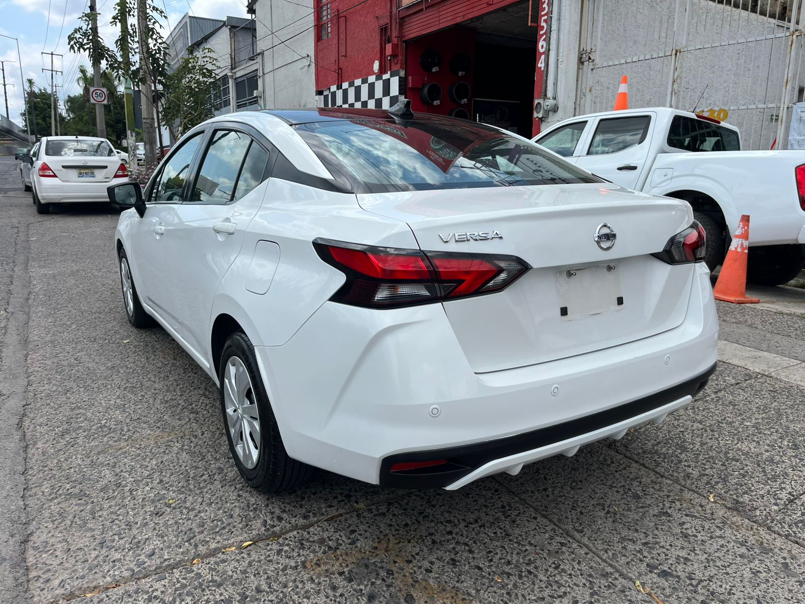 Nissan Versa Sense 2020