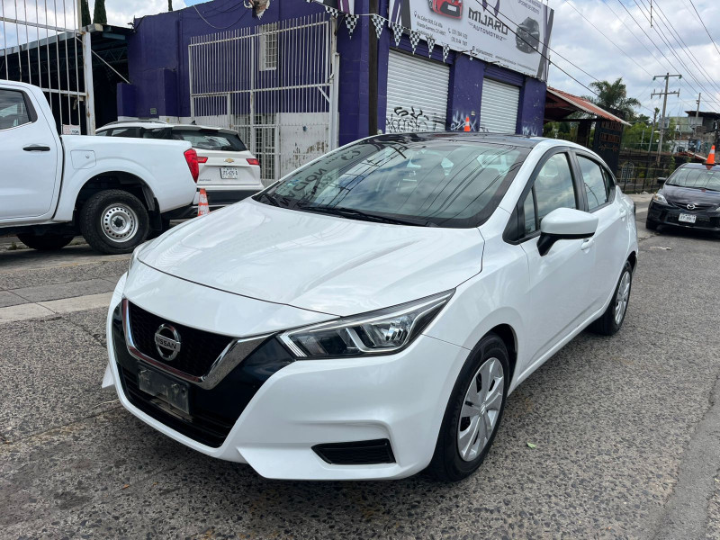 Nissan Versa Sense 2020