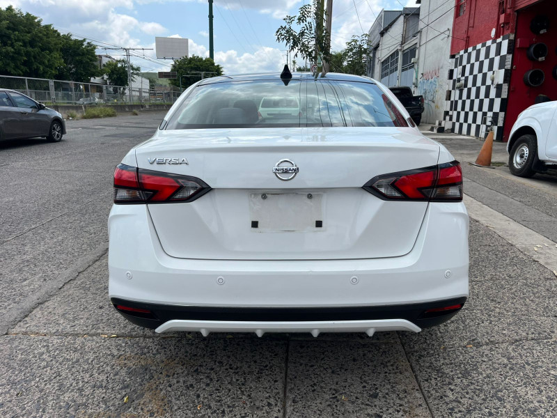 Nissan Versa Sense 2020