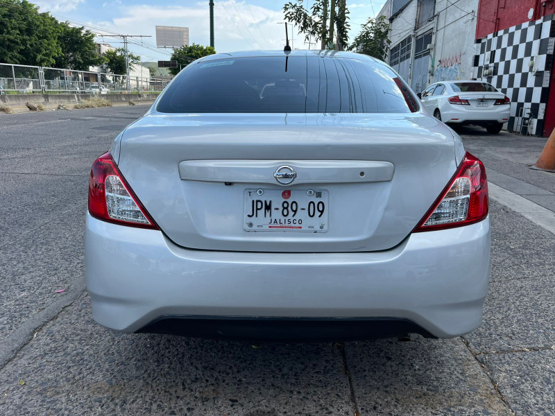 Nissan Versa Advance 2018