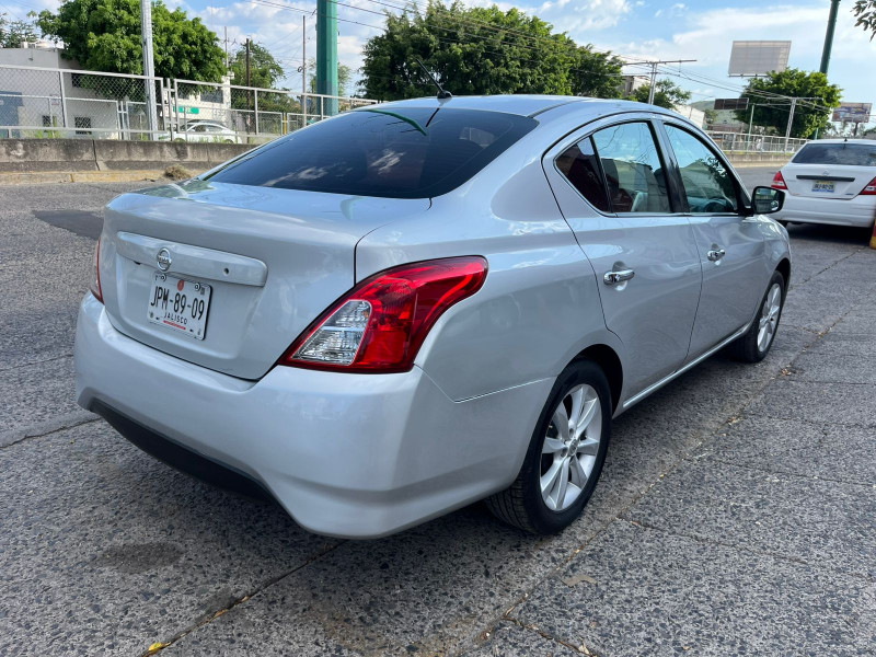 Nissan Versa Advance 2018