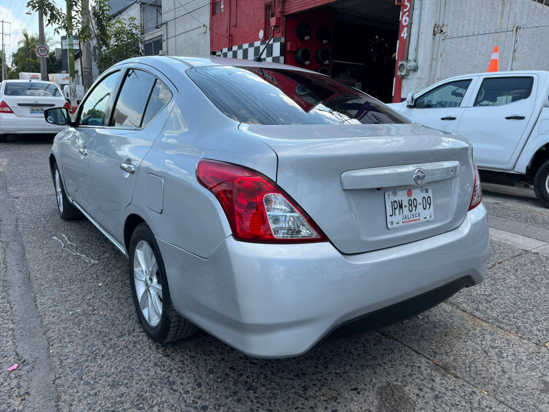 Nissan Versa Advance 2018