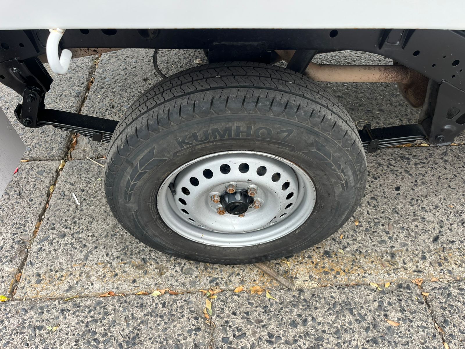 Nissan Np300 ESTACAS 2019