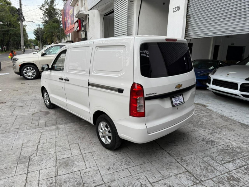Chevrolet Tornado Van LS 2022