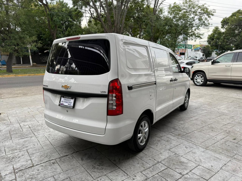 Chevrolet Tornado Van LS 2022
