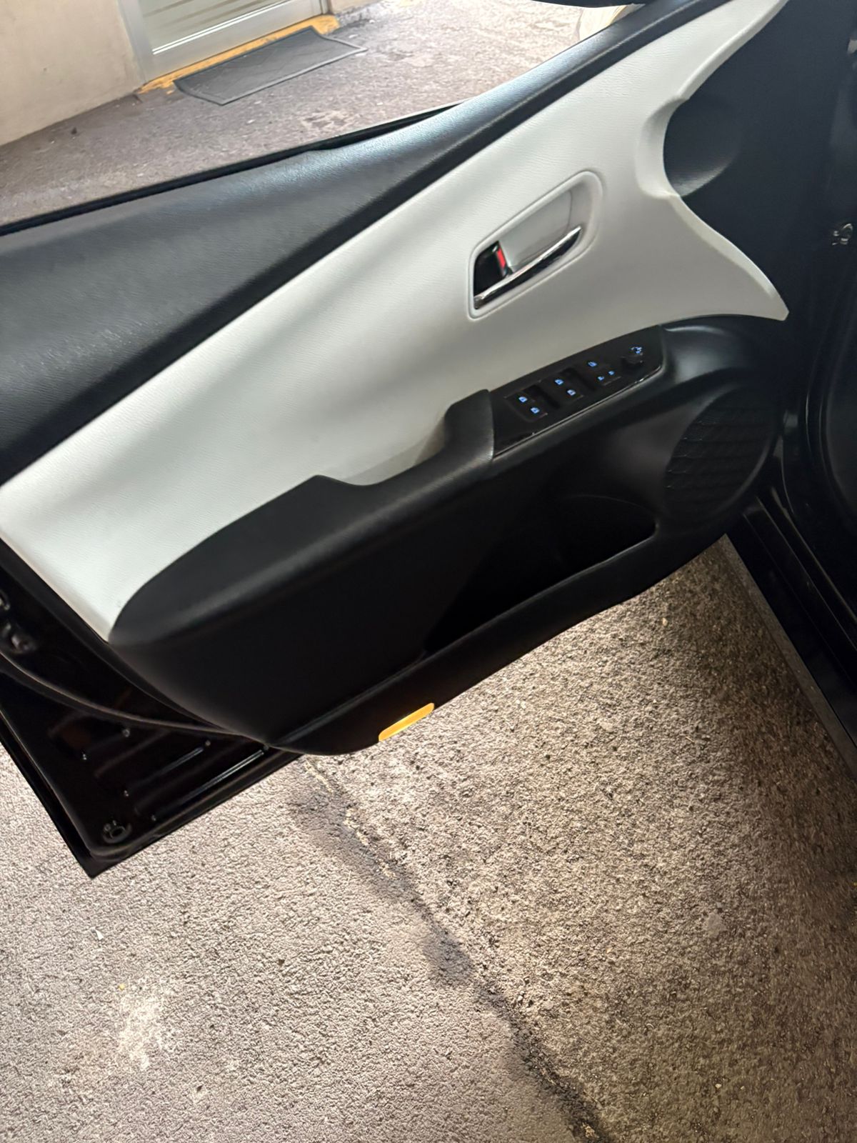 Toyota Prius HB Premium Híbrido 2017