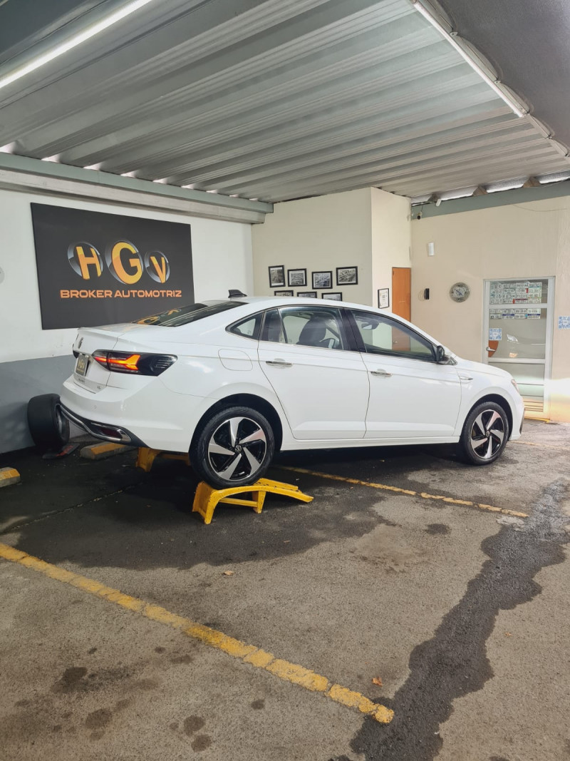 Volkswagen Virtus HIGHLINE 2024