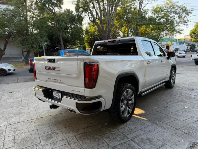 GMC Sierra DENALI 2023
