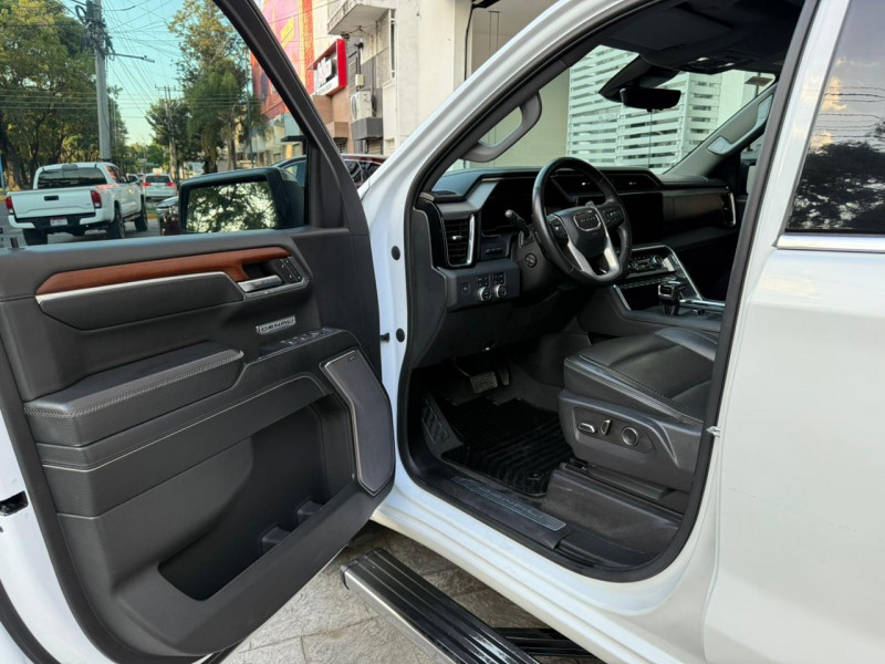 GMC Sierra DENALI 2023