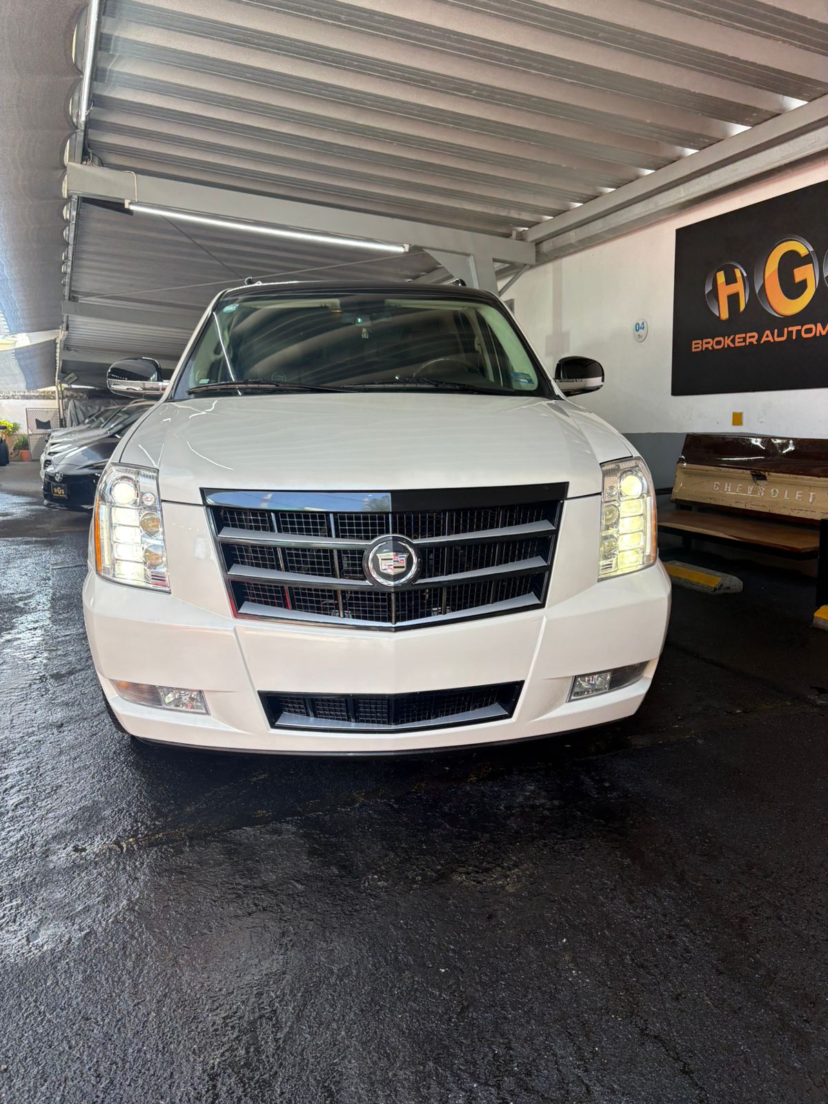 Cadillac Escalade ESV Platinum 2011