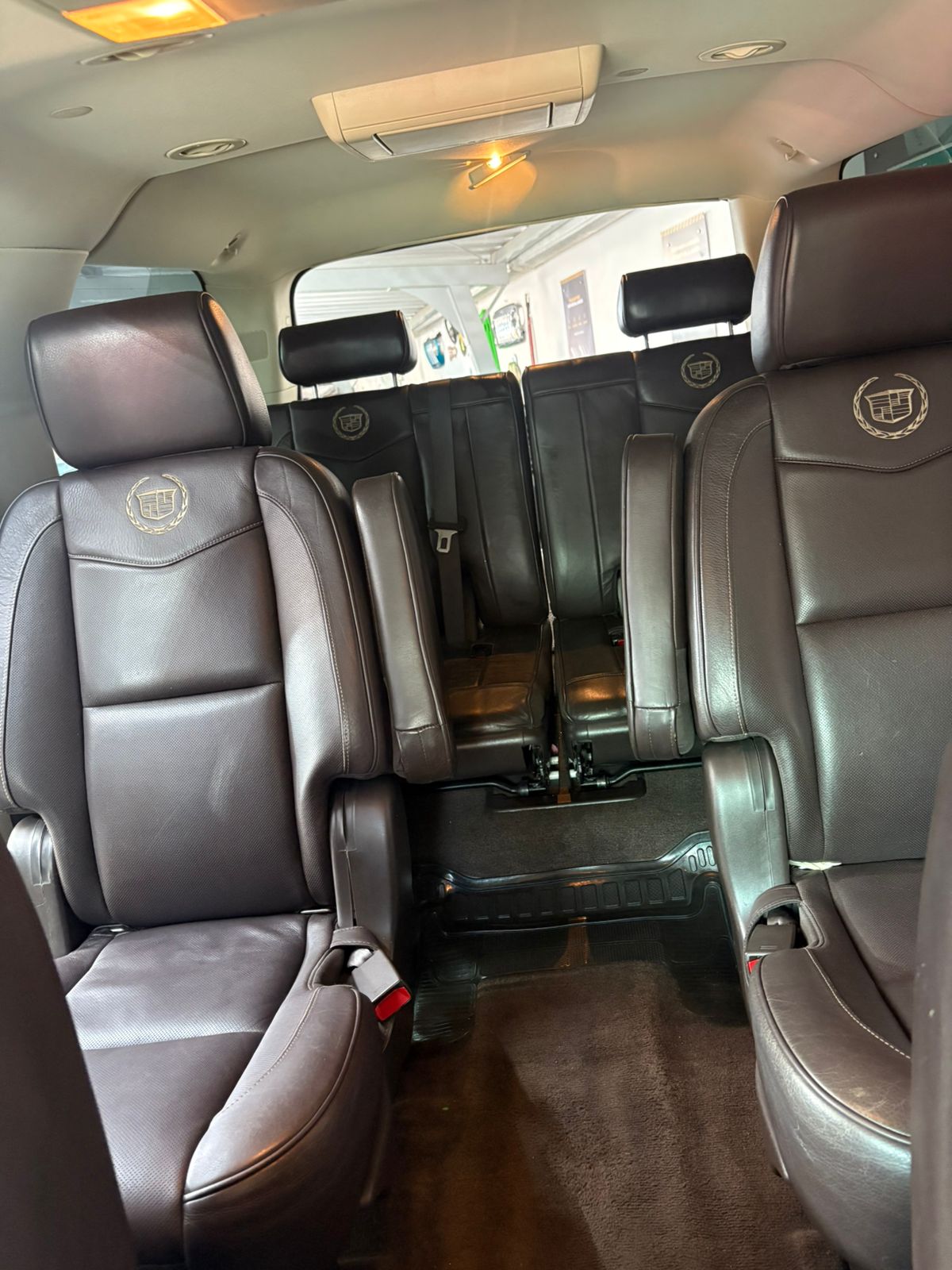 Cadillac Escalade ESV Platinum 2011