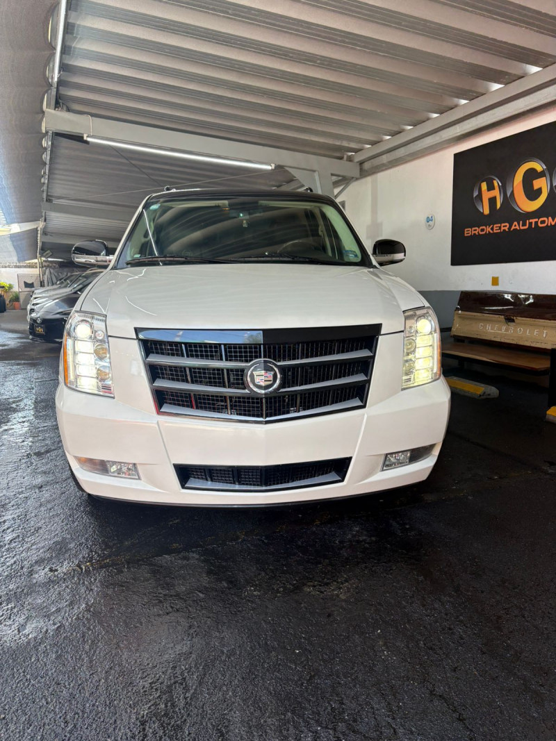 Cadillac Escalade ESV Platinum 2011