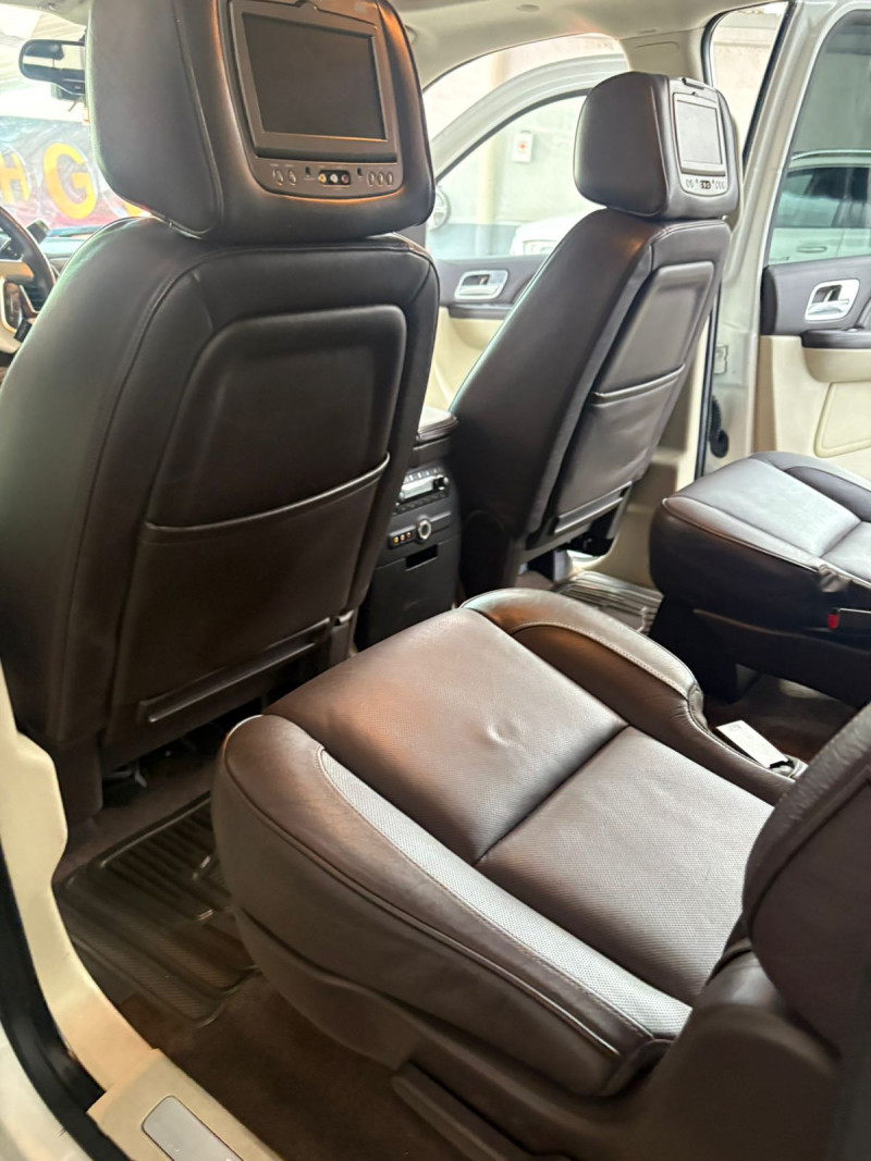 Cadillac Escalade ESV Platinum 2011