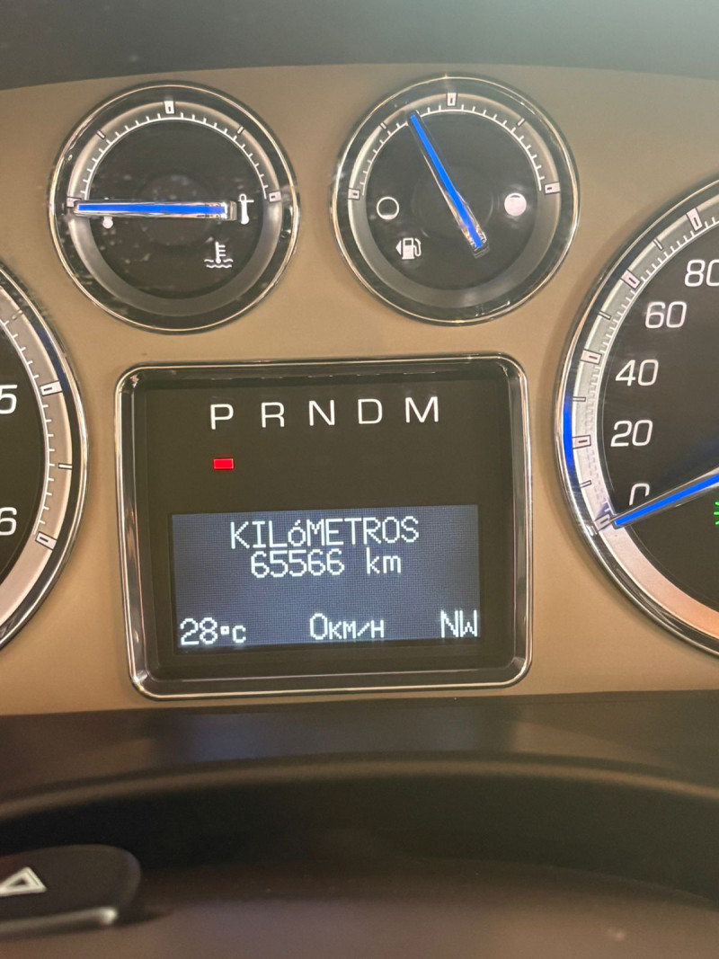 Cadillac Escalade ESV Platinum 2011