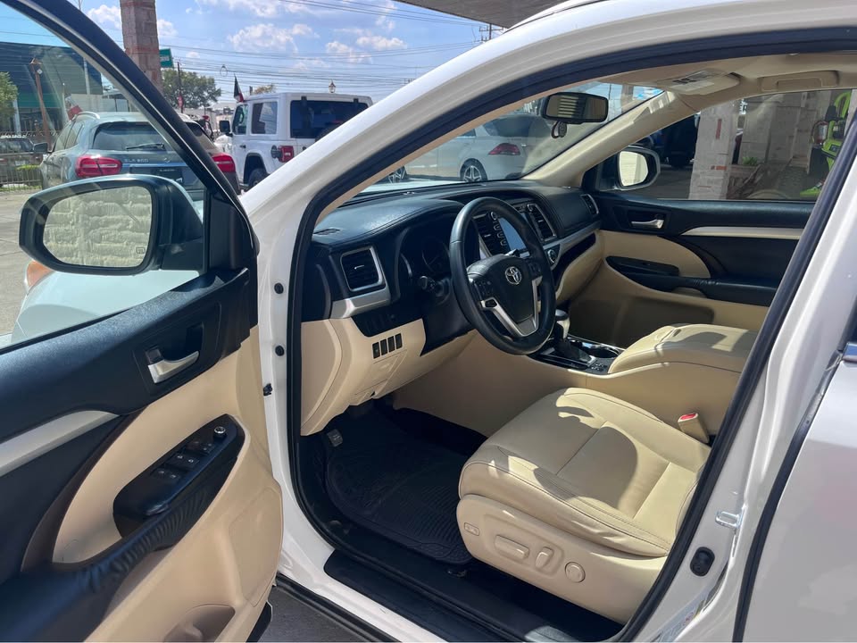 Toyota Highlander XLE 2016