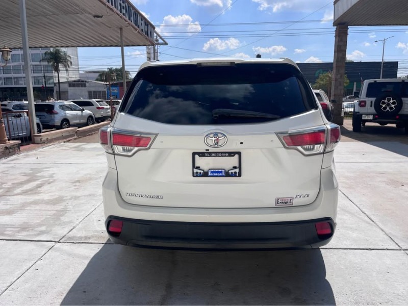 Toyota Highlander XLE 2016