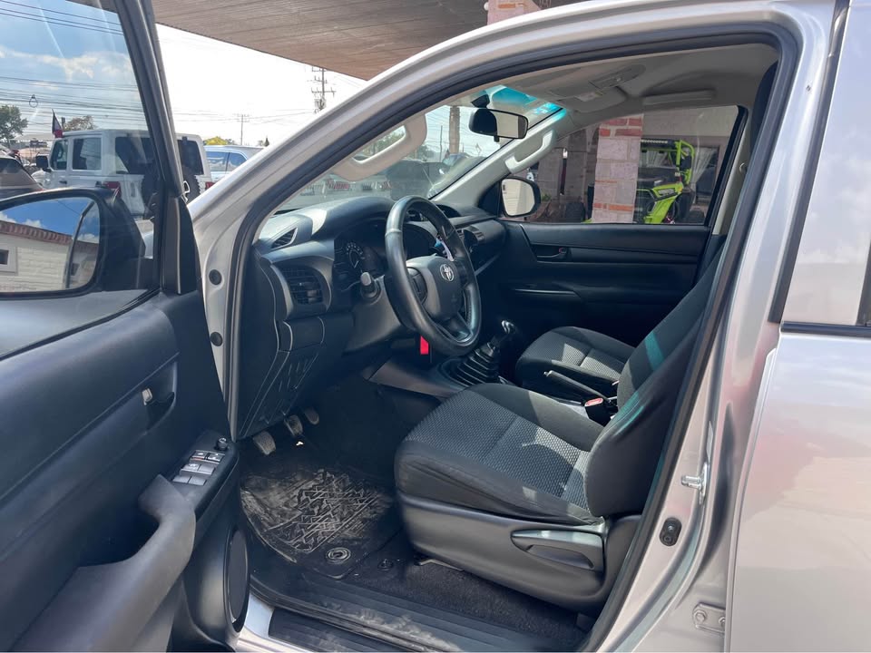 Toyota Hilux SR DOBLE CABINA 2019
