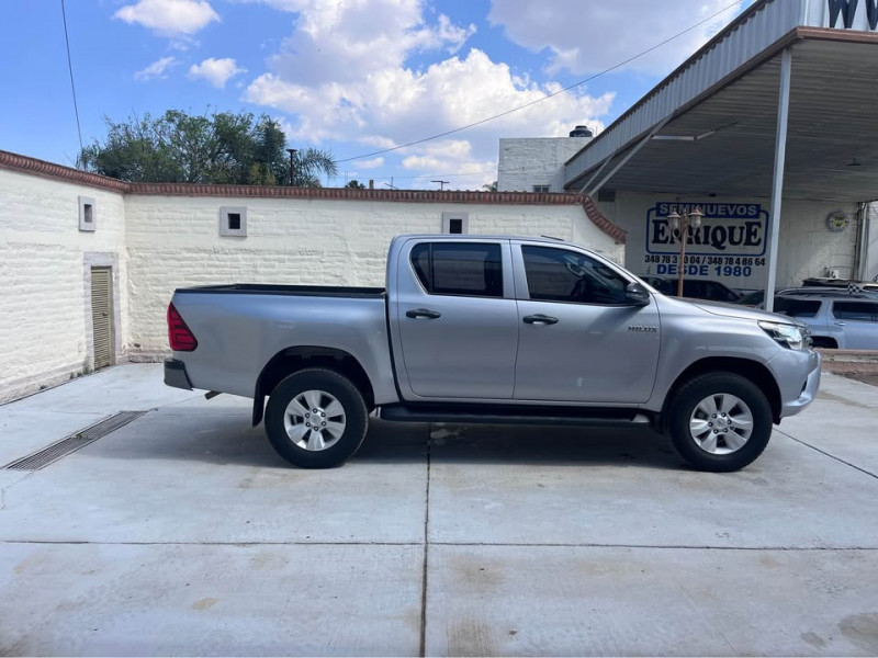 Toyota Hilux SR DOBLE CABINA 2019