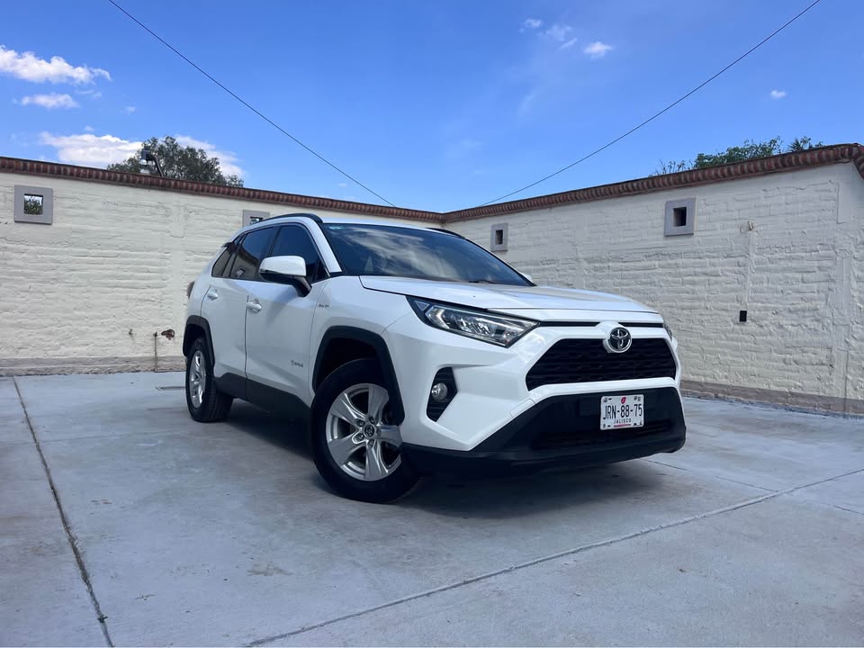 Toyota RAV4 XLE 2019