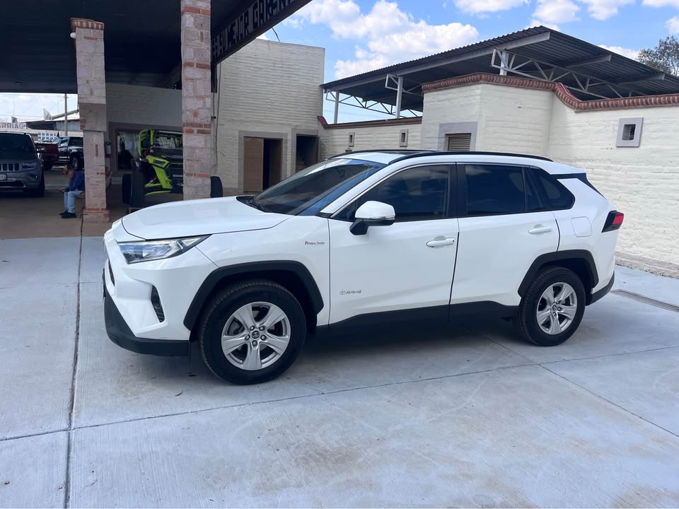 Toyota RAV4 XLE 2019