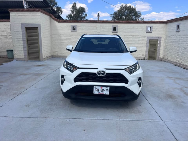Toyota RAV4 XLE 2019