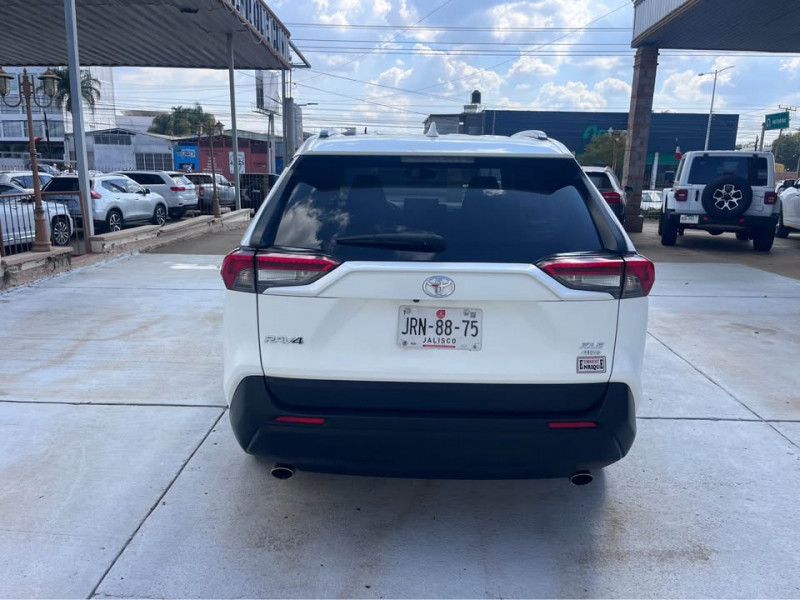 Toyota RAV4 XLE 2019
