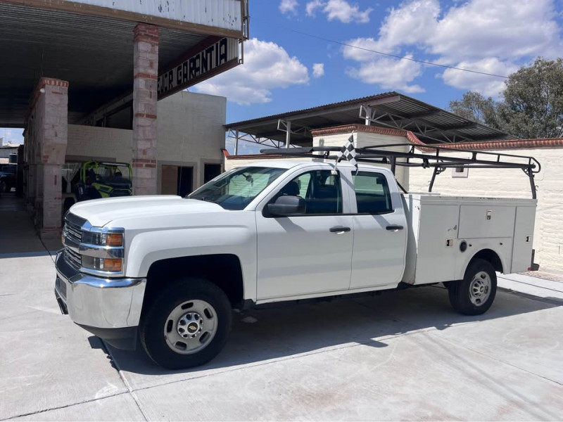 Chevrolet Silverado 2500 SUPER CAB 8 BIRLOS 2017