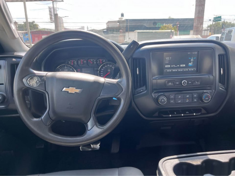 Chevrolet Silverado 2500 SUPER CAB 8 BIRLOS 2017