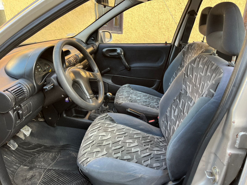 Chevrolet Chevy monza 2000