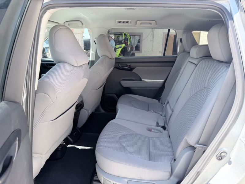 Toyota Highlander LE 2021