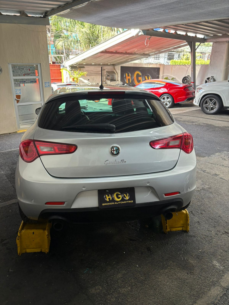 Alfa Romeo Giulietta Giulietta Quadrifoglio 2014