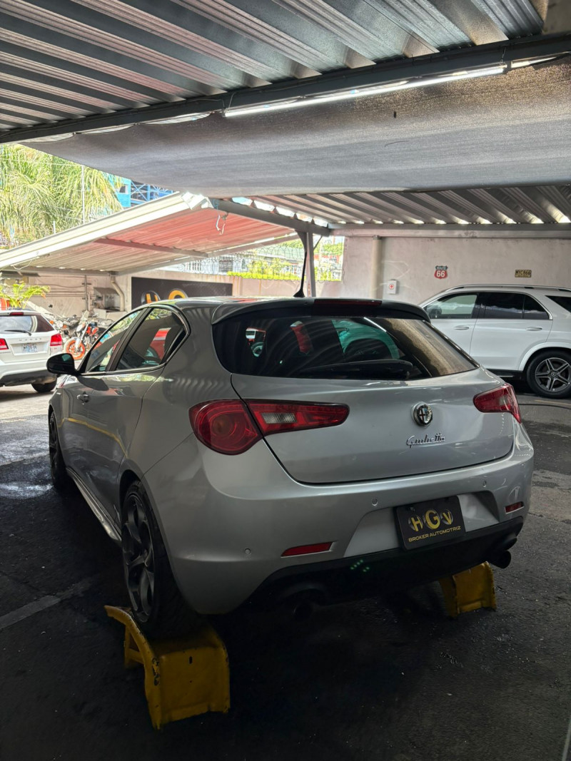 Alfa Romeo Giulietta Giulietta Quadrifoglio 2014