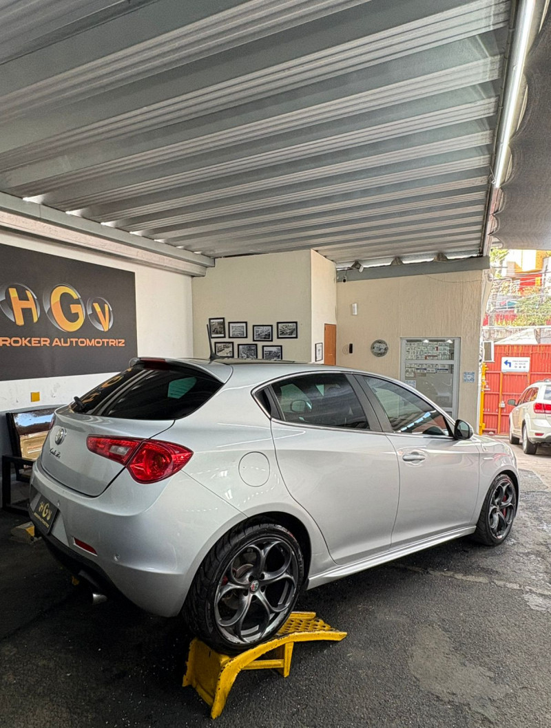 Alfa Romeo Giulietta Giulietta Quadrifoglio 2014