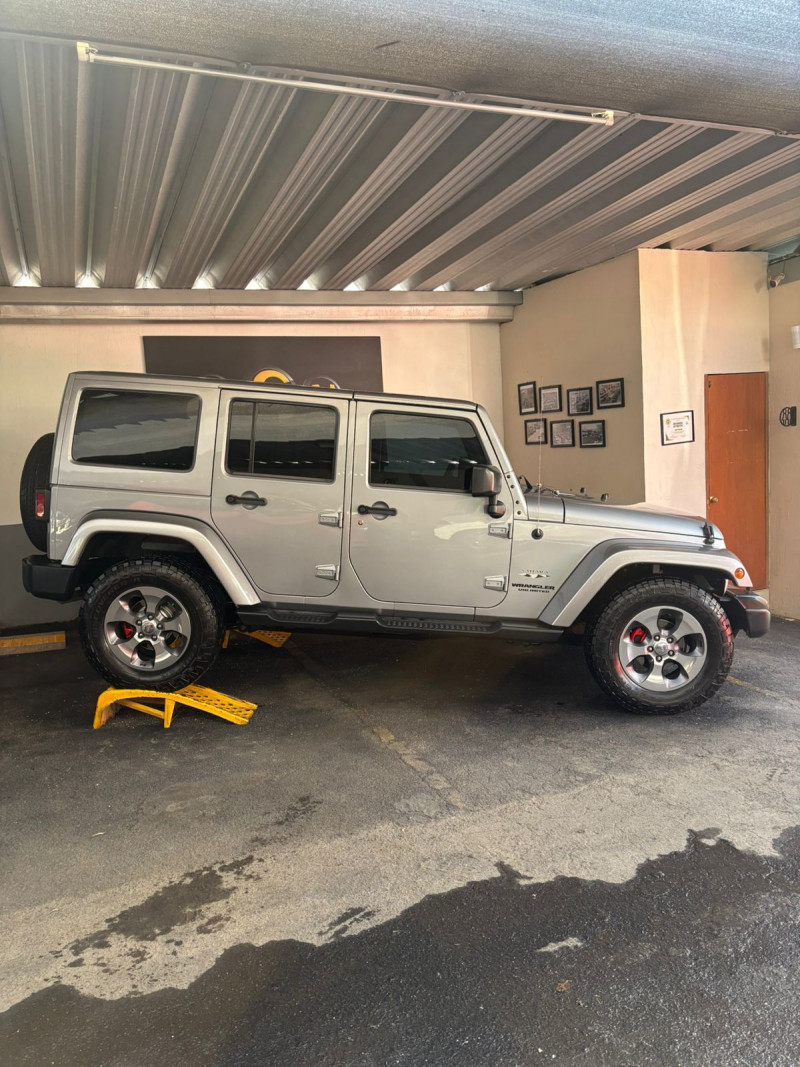 Jeep Wrangler Sahara 2016