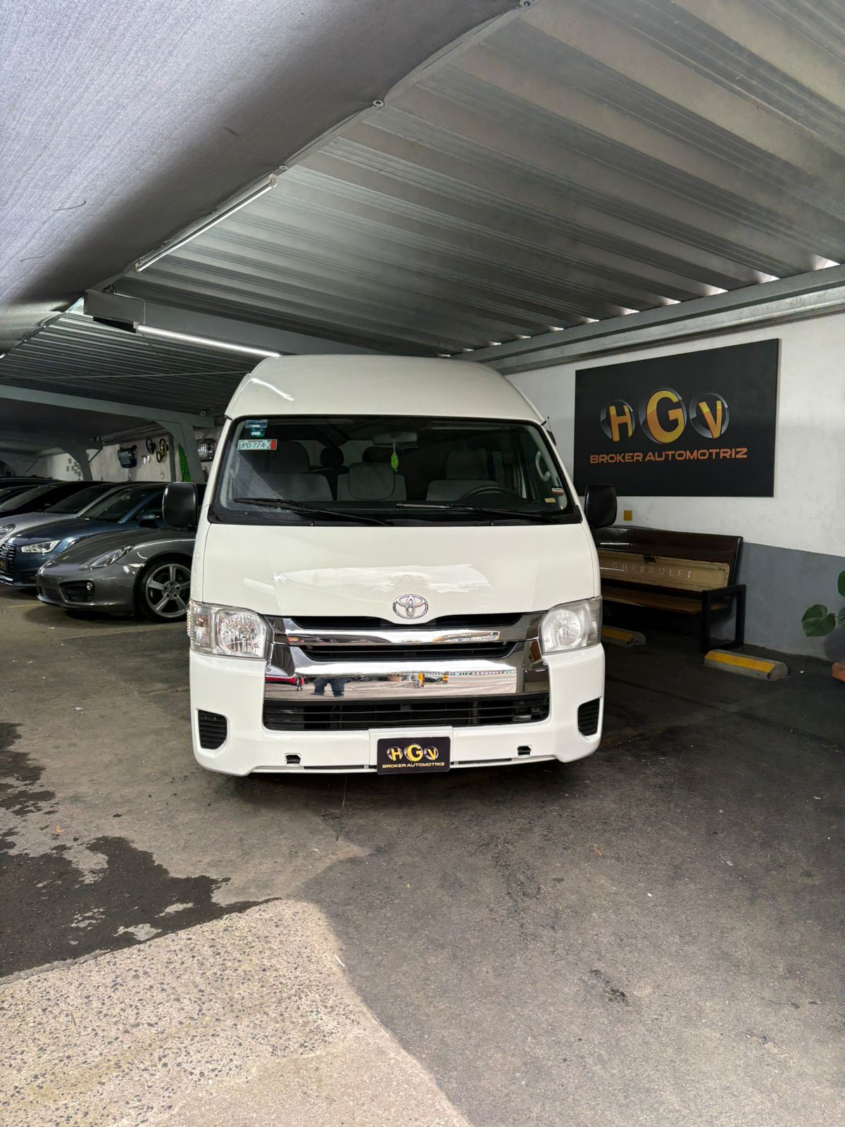Toyota Hiace GL 2015