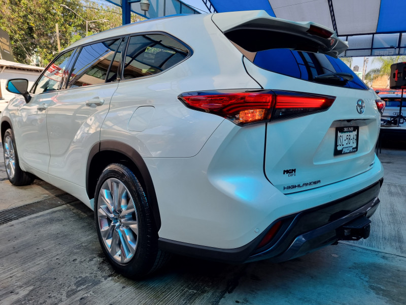 Toyota Highlander Limited 2021