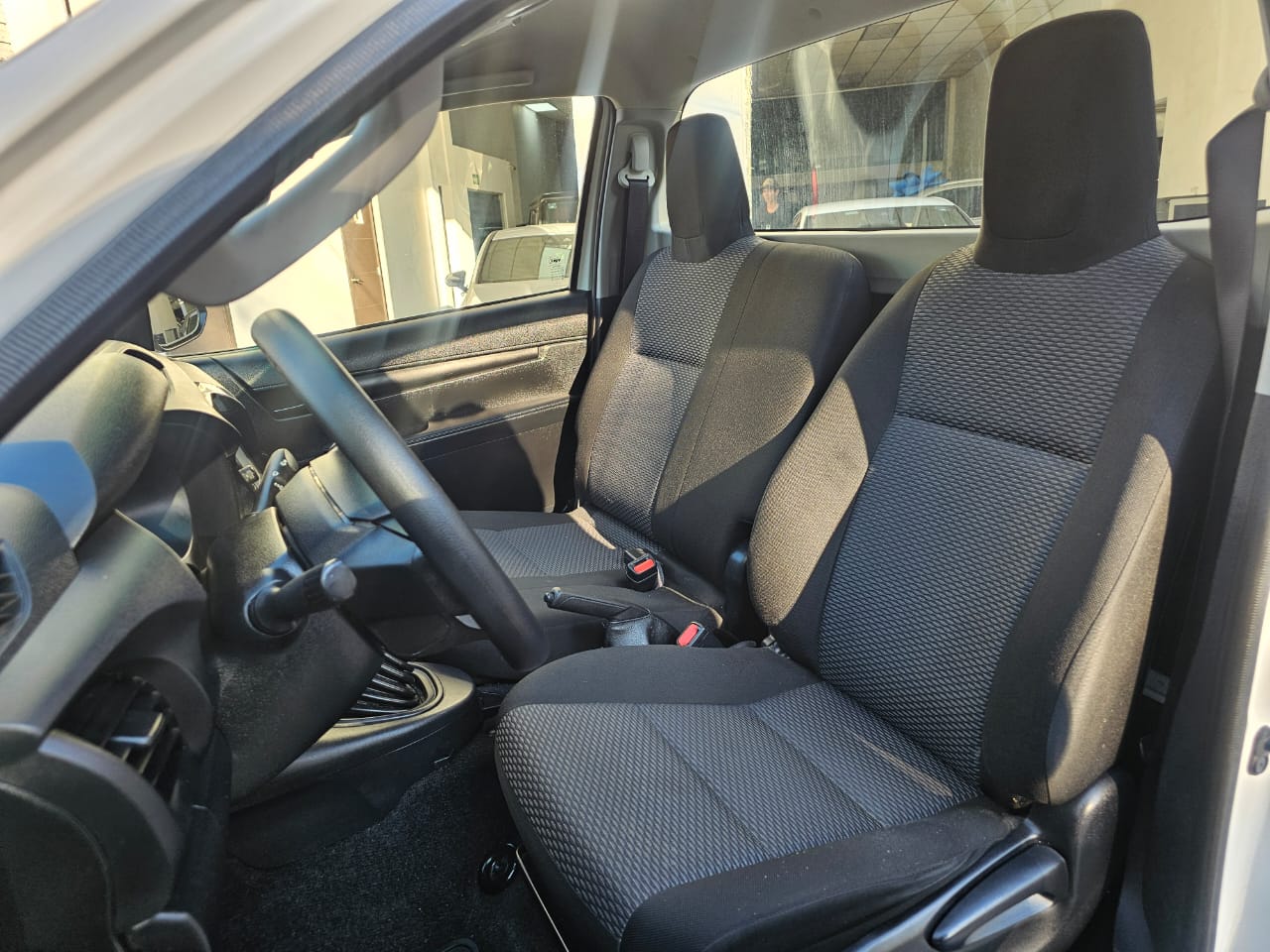 Toyota Hilux chasi cabina 2023