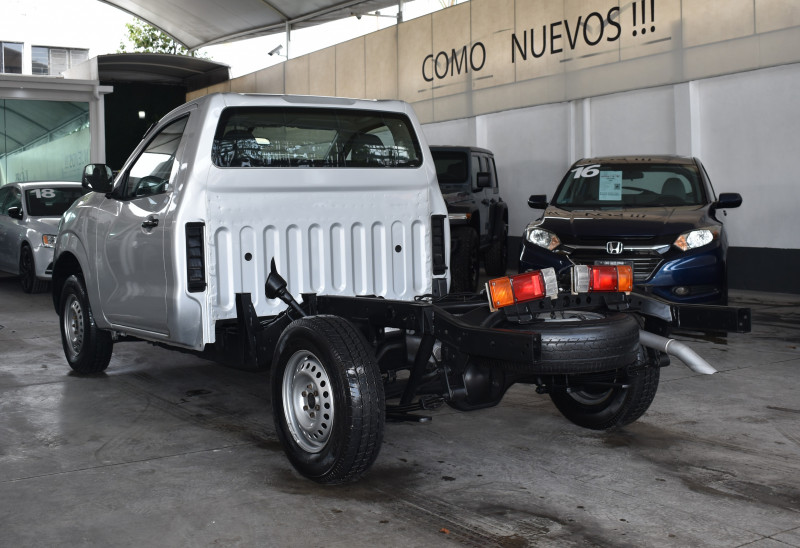 Nissan Np300 CHASIS CABINA  DH AC 2018