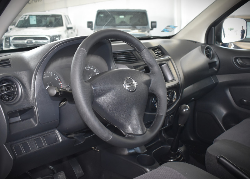 Nissan Np300 CHASIS CABINA  DH AC 2018