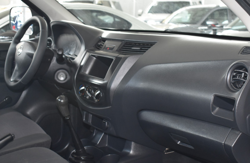 Nissan Np300 CHASIS CABINA  DH AC 2018