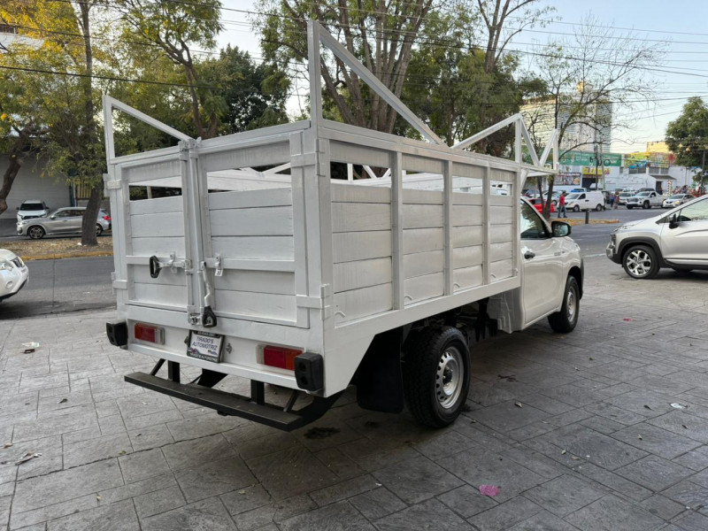 Toyota Hilux ESTACAS 2022