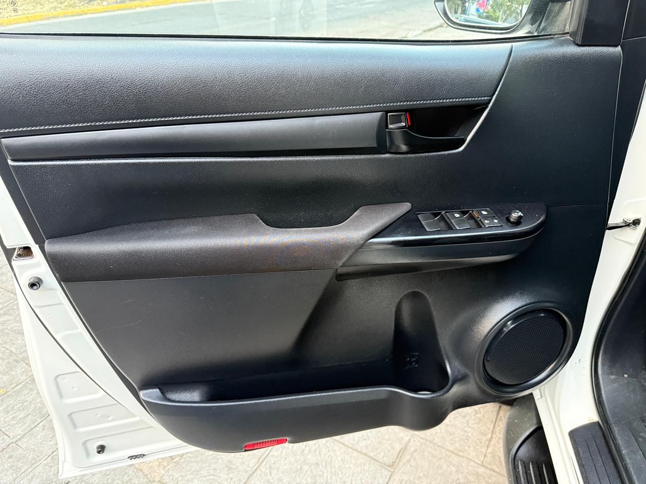 Toyota Hilux sr 2020