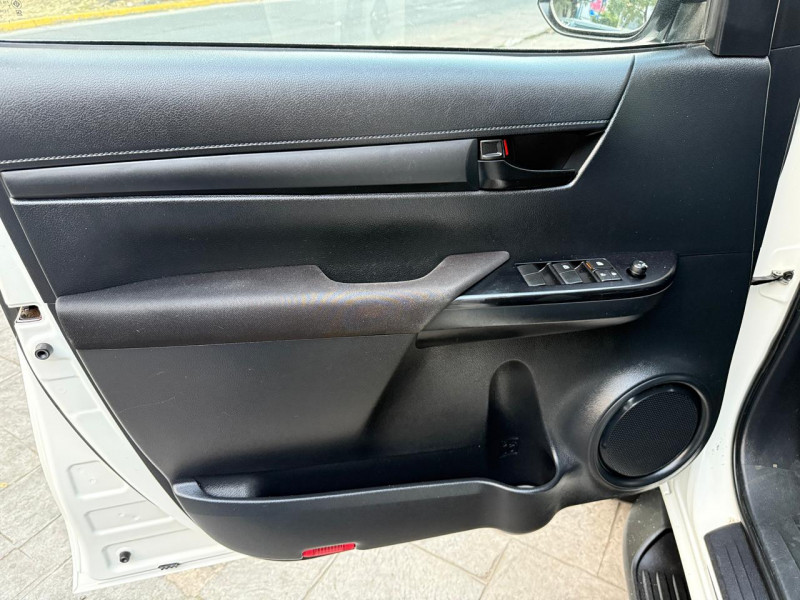 Toyota Hilux sr 2020