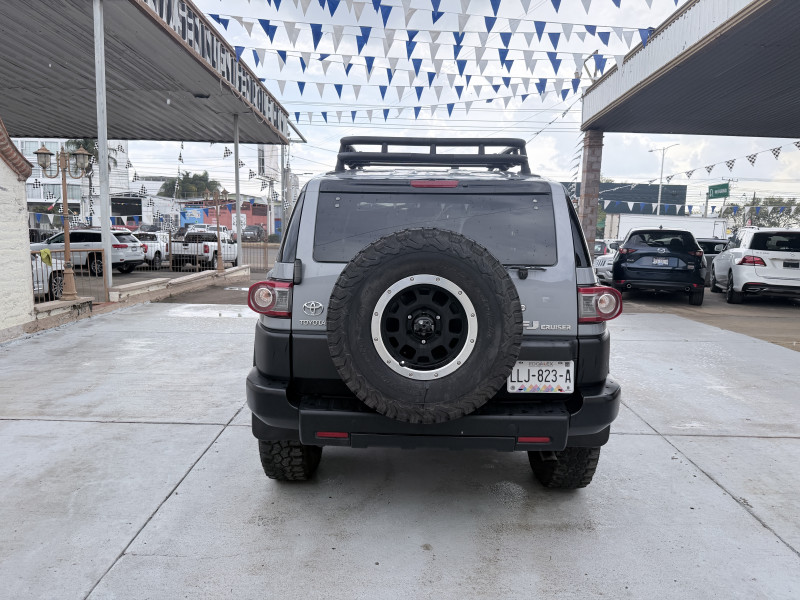 Toyota FJ Cruiser Premium 2013
