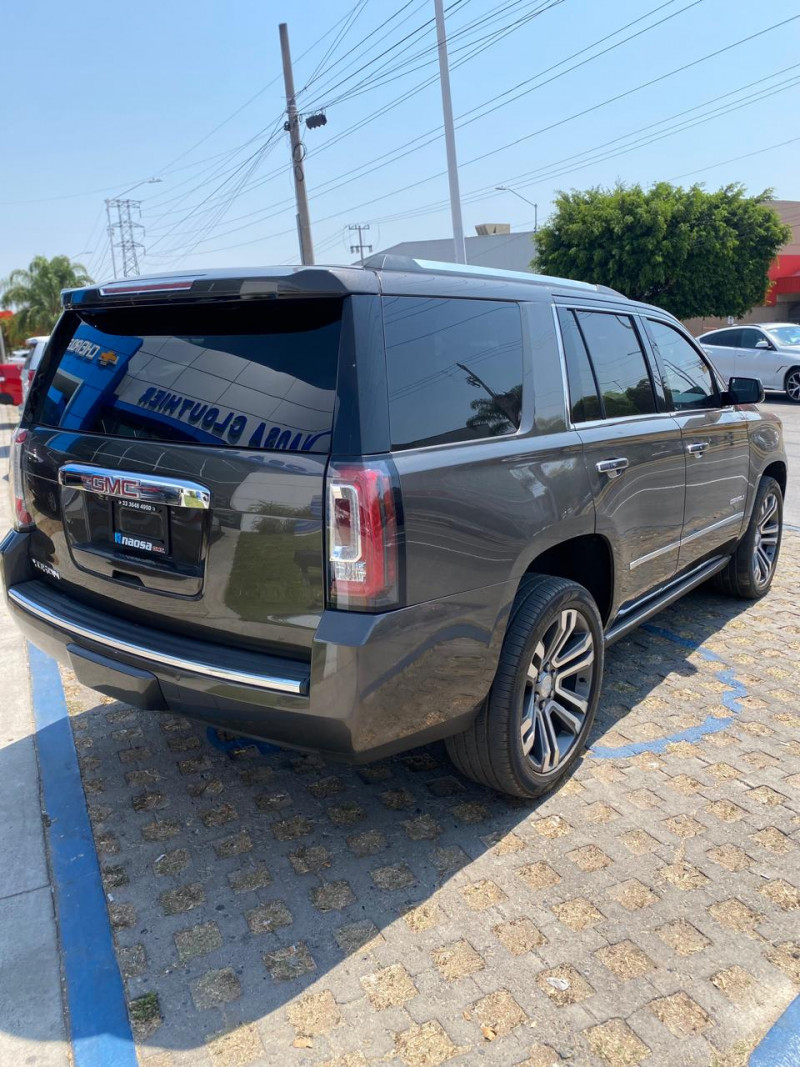 GMC Yukon Denali 2019