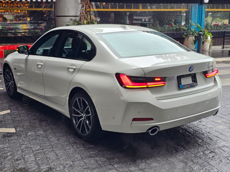 BMW Serie 3 330e PHEV 2023