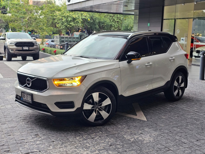 Volvo XC40 T4 Momentum 2019