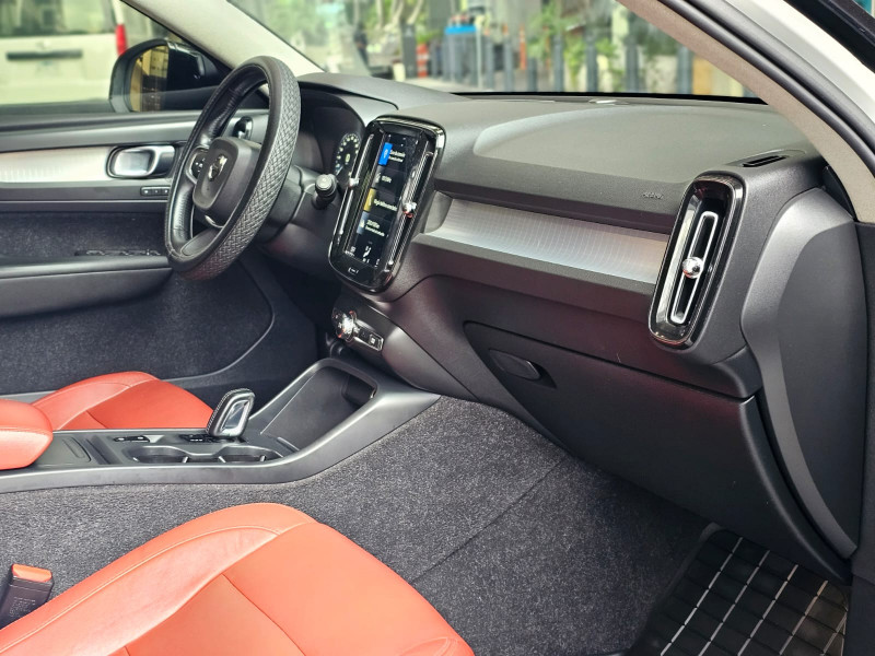 Volvo XC40 T4 Momentum 2019
