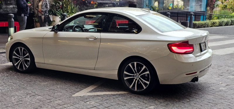 BMW Serie 2 220i Sport Line Coupé 2019