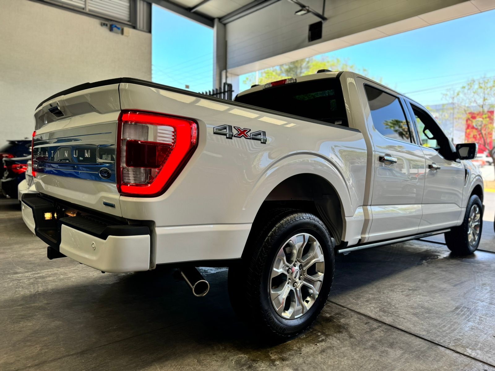 Ford Lobo Crew Cab Platinum Eoboost 2023